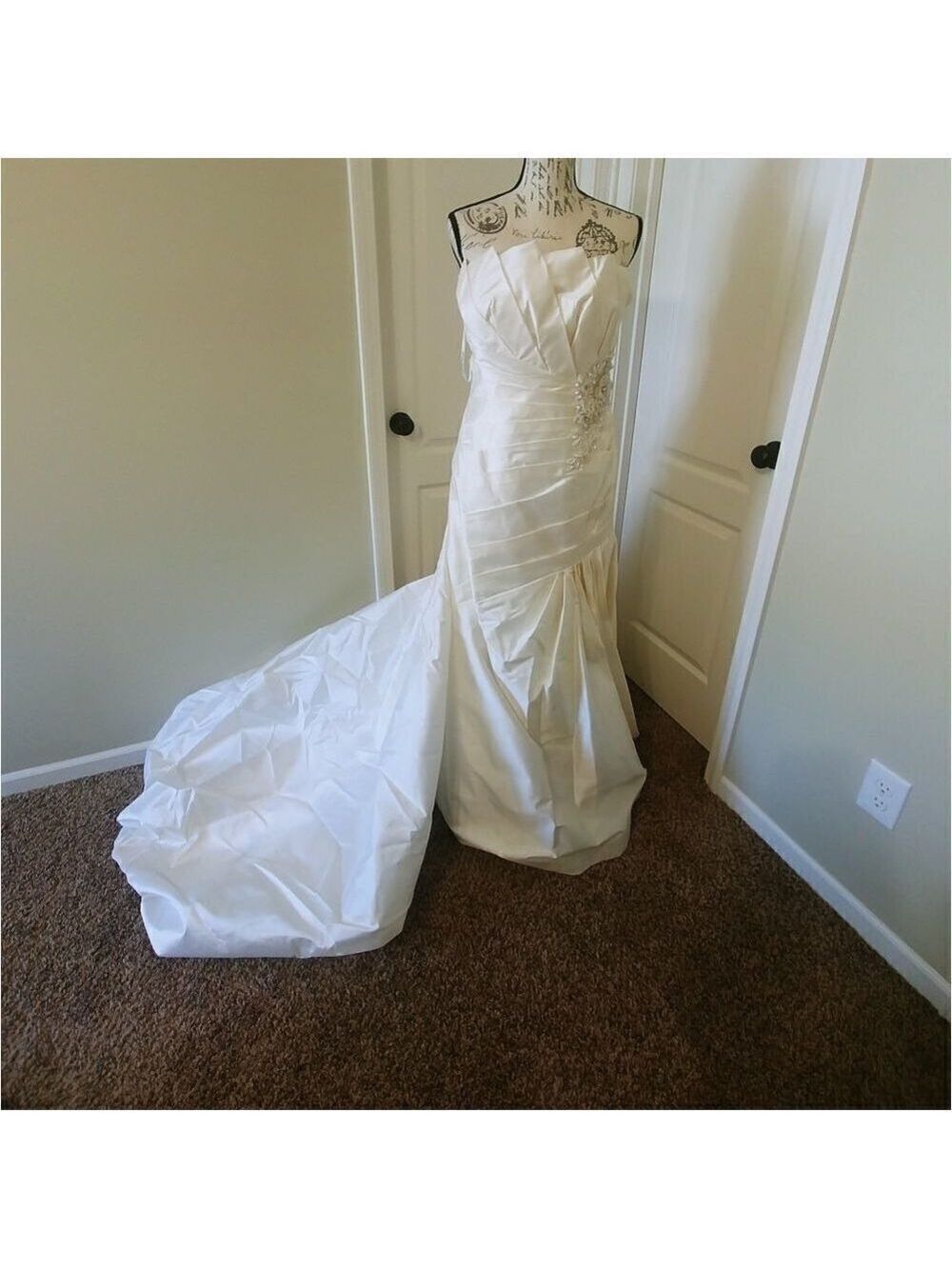 NWOT Jasmine Haute Ivory 100% Silk Strapless Wedding dress 10